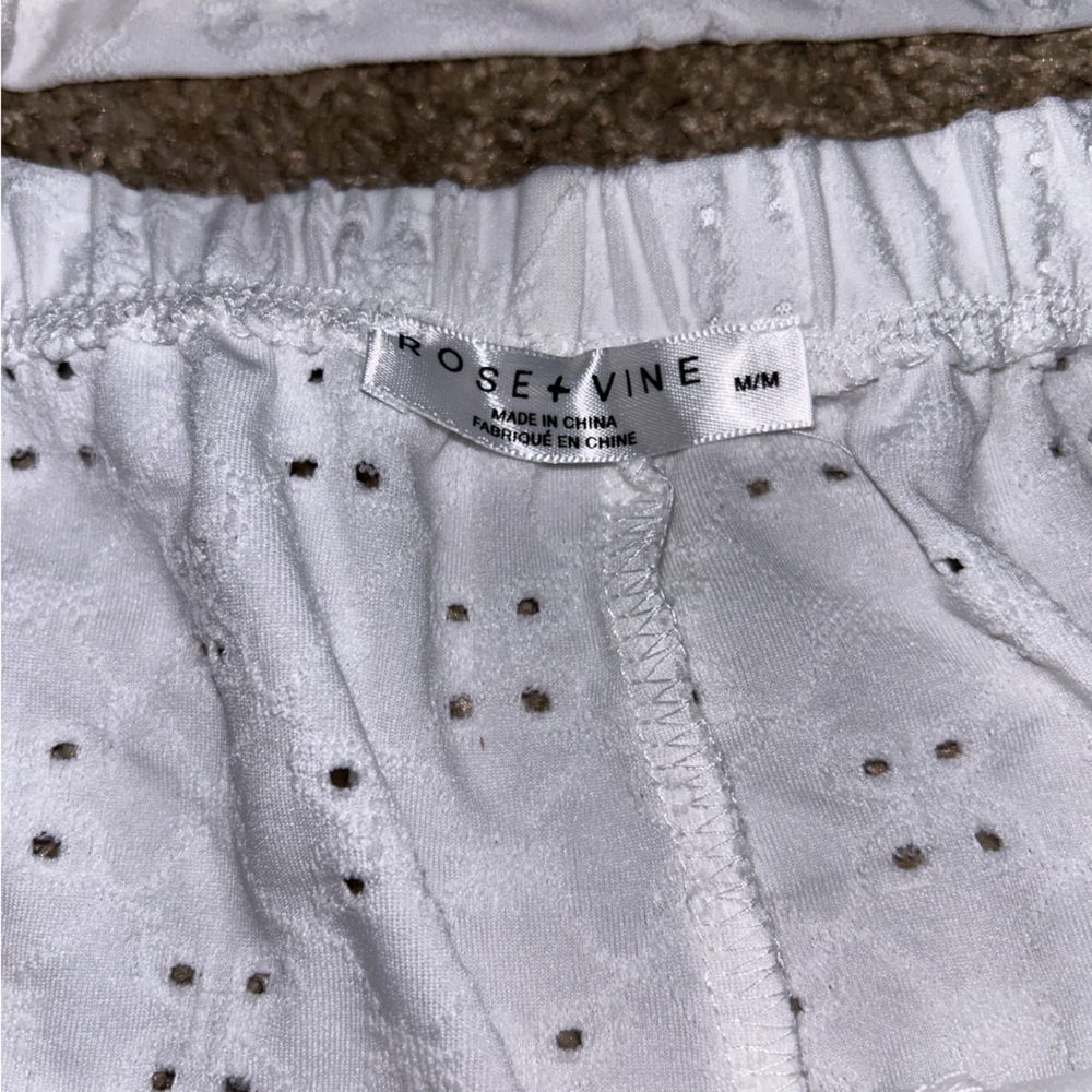 Ardene Rose + Vine White Eyelet Pajama Set - Picture 3 of 3